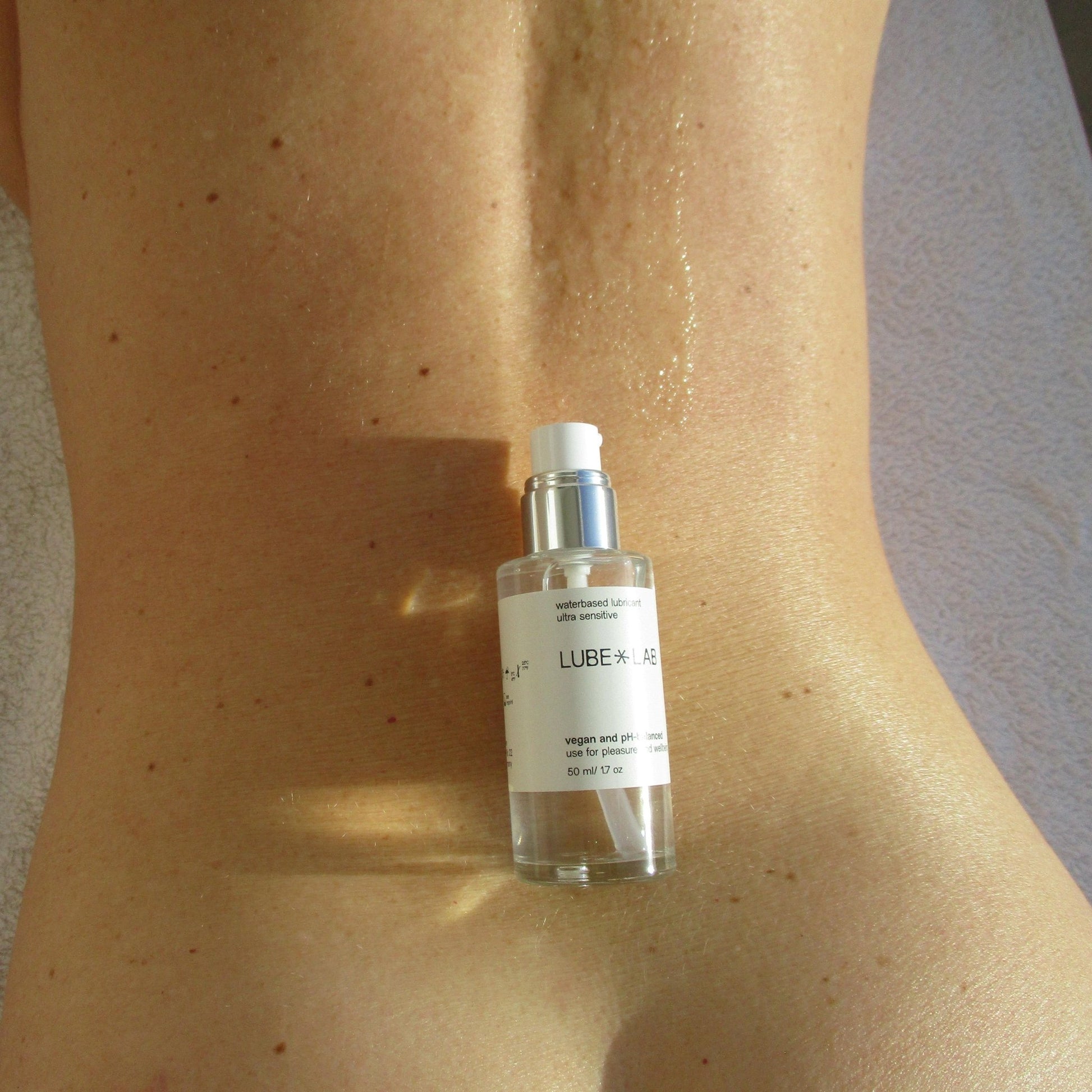 Ultra sensitives, veganes & pflegendes Gleitgel auf Wasserbasis - 50ml LubeLab Ultra sensitives, veganes & pflegendes Gleitgel auf Wasserbasis - 50ml LubeLab
