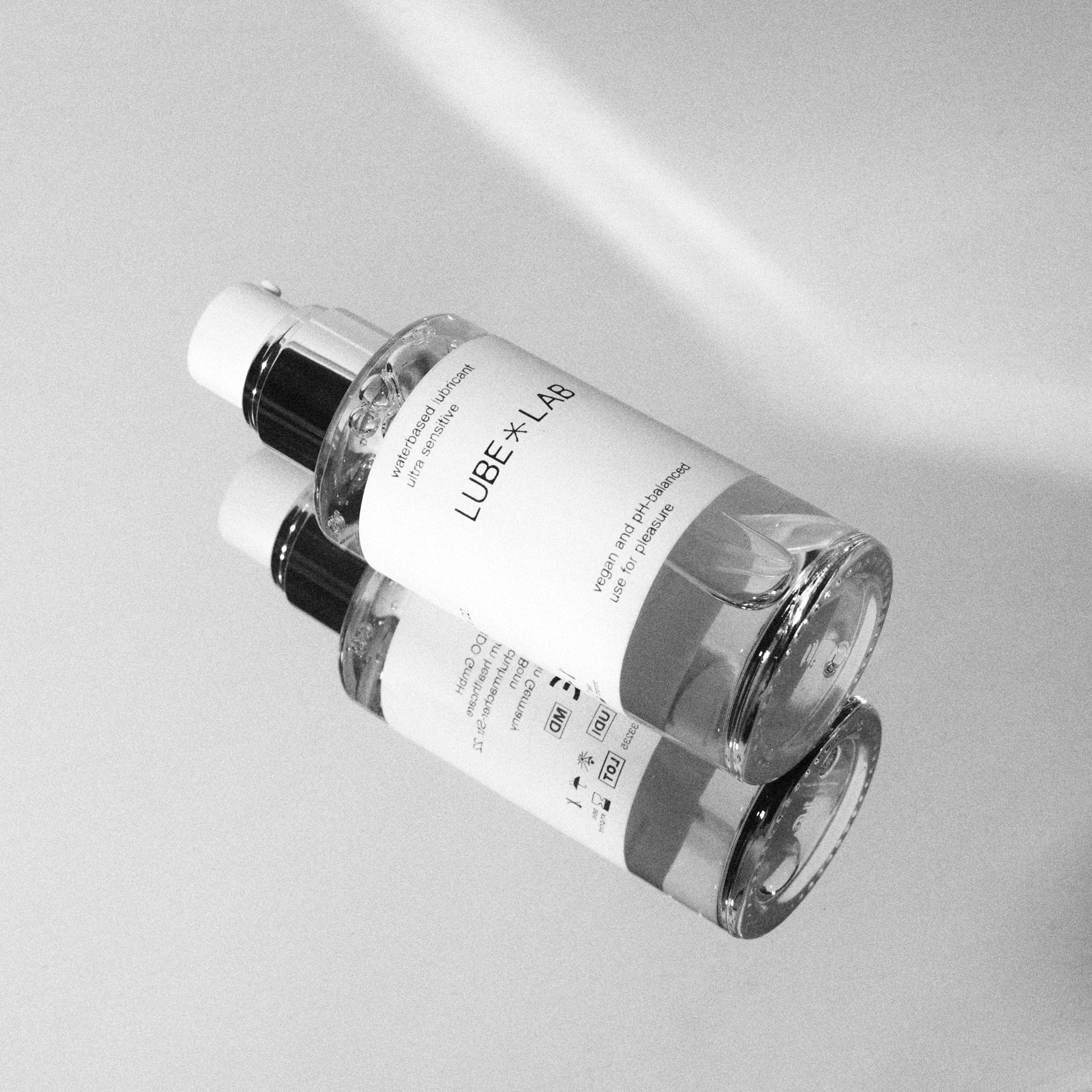 Ultra sensitives, veganes & pflegendes Gleitgel auf Wasserbasis - 50ml LubeLab Ultra sensitives, veganes & pflegendes Gleitgel auf Wasserbasis - 50ml LubeLab